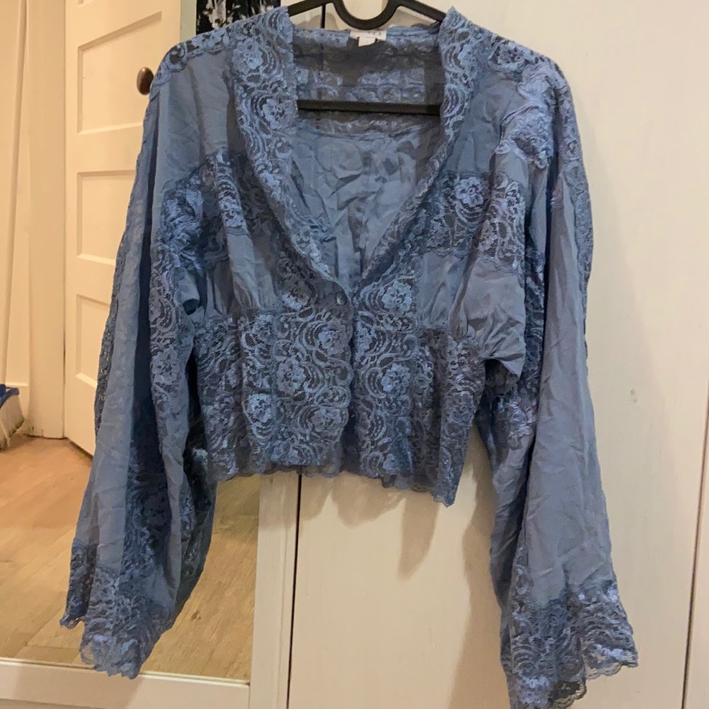 Beautiful Lace & Silk Blue vintage top - Size Small
